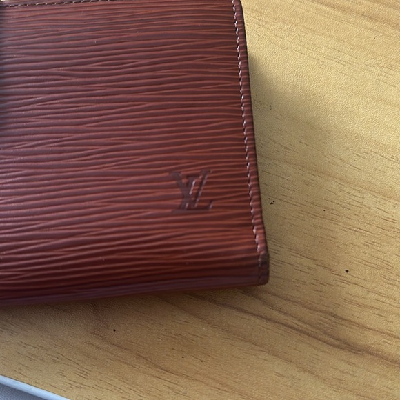 𝓛𝓞𝓤𝓘𝓢 𝓥𝓤𝓘𝓣𝓣𝓞𝓝 Epi Leather Kisslock Brown wallet - Picture 12 of 14